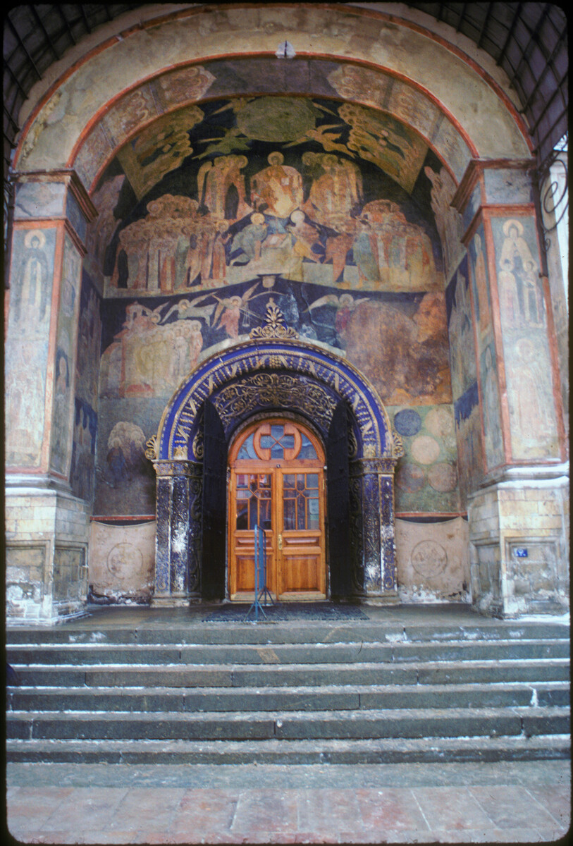 Cathedral of Archangel Michael. West facade, main portal. December 11, 2001