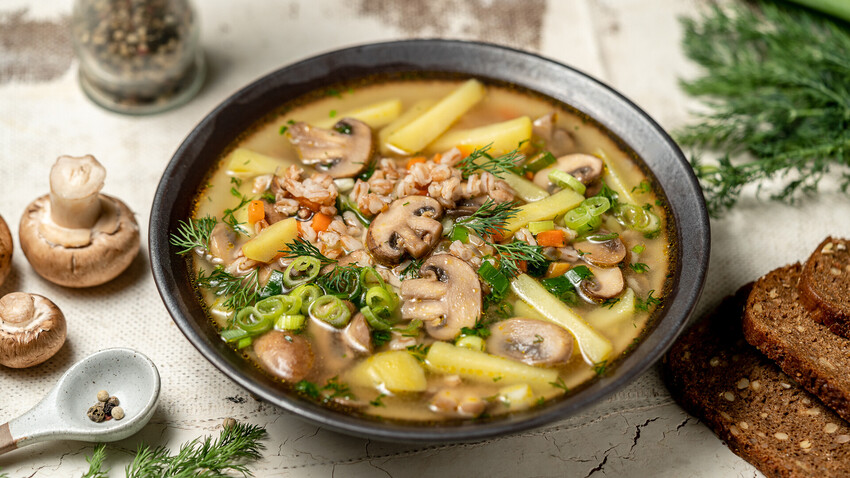 This soup is created to give variety to the vegan menu: hearty and flavorful.