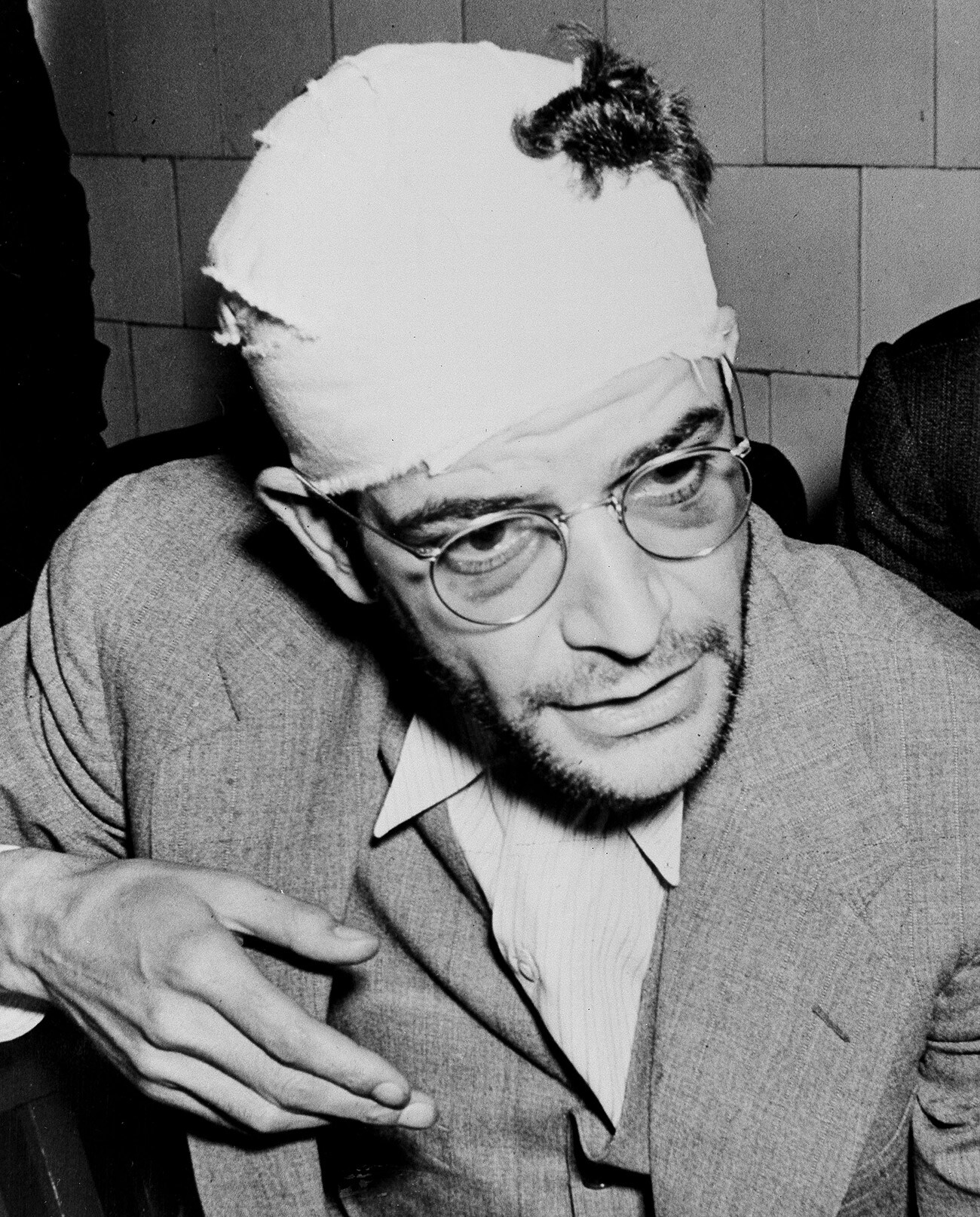 Ramón Mercader (1913-1978; introdottosi in Messico con la falsa identità di Frank Jackson), l’assassino di Trotskij, il 31 agosto 1940, dieci giorni dopo il delitto
