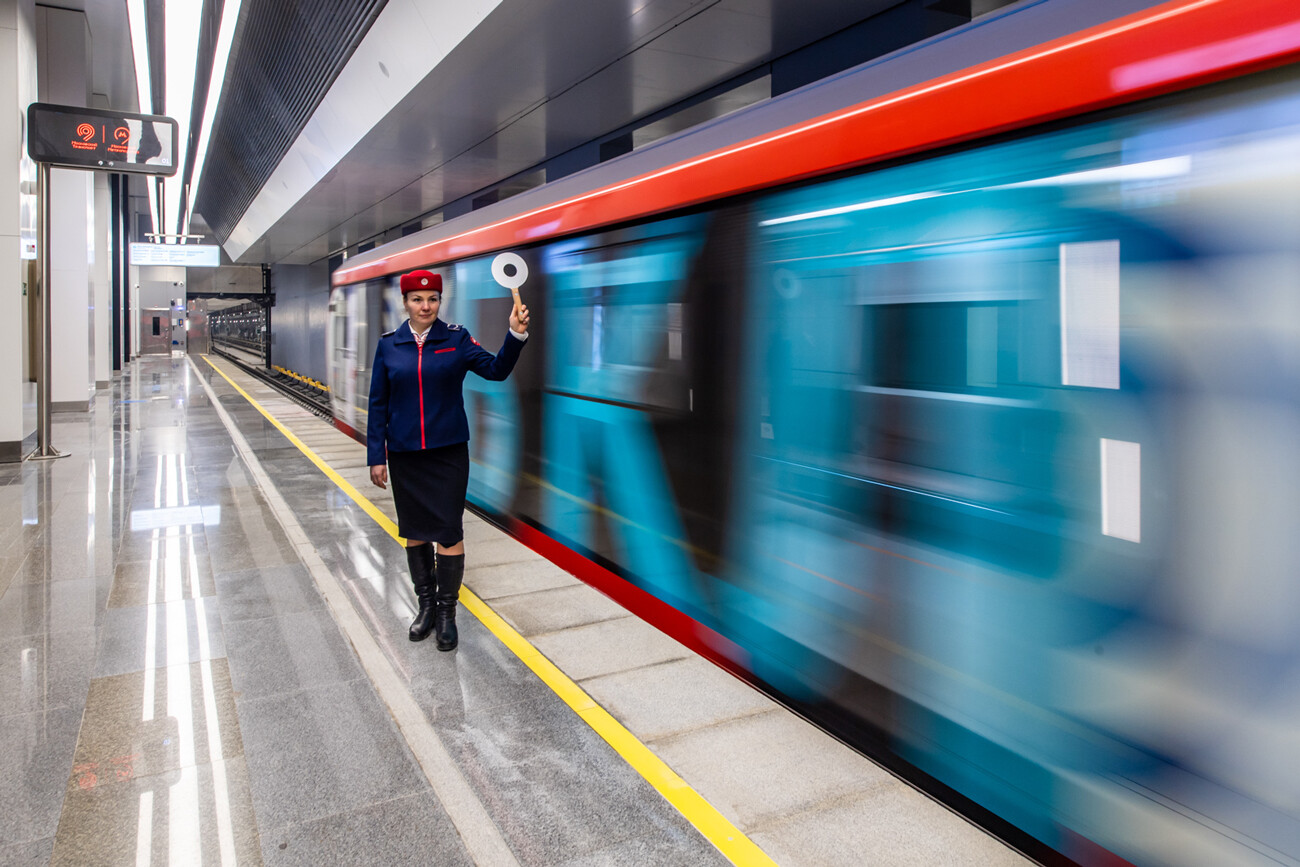 El metro de Moscú estrena una gran línea circular (Fotos)