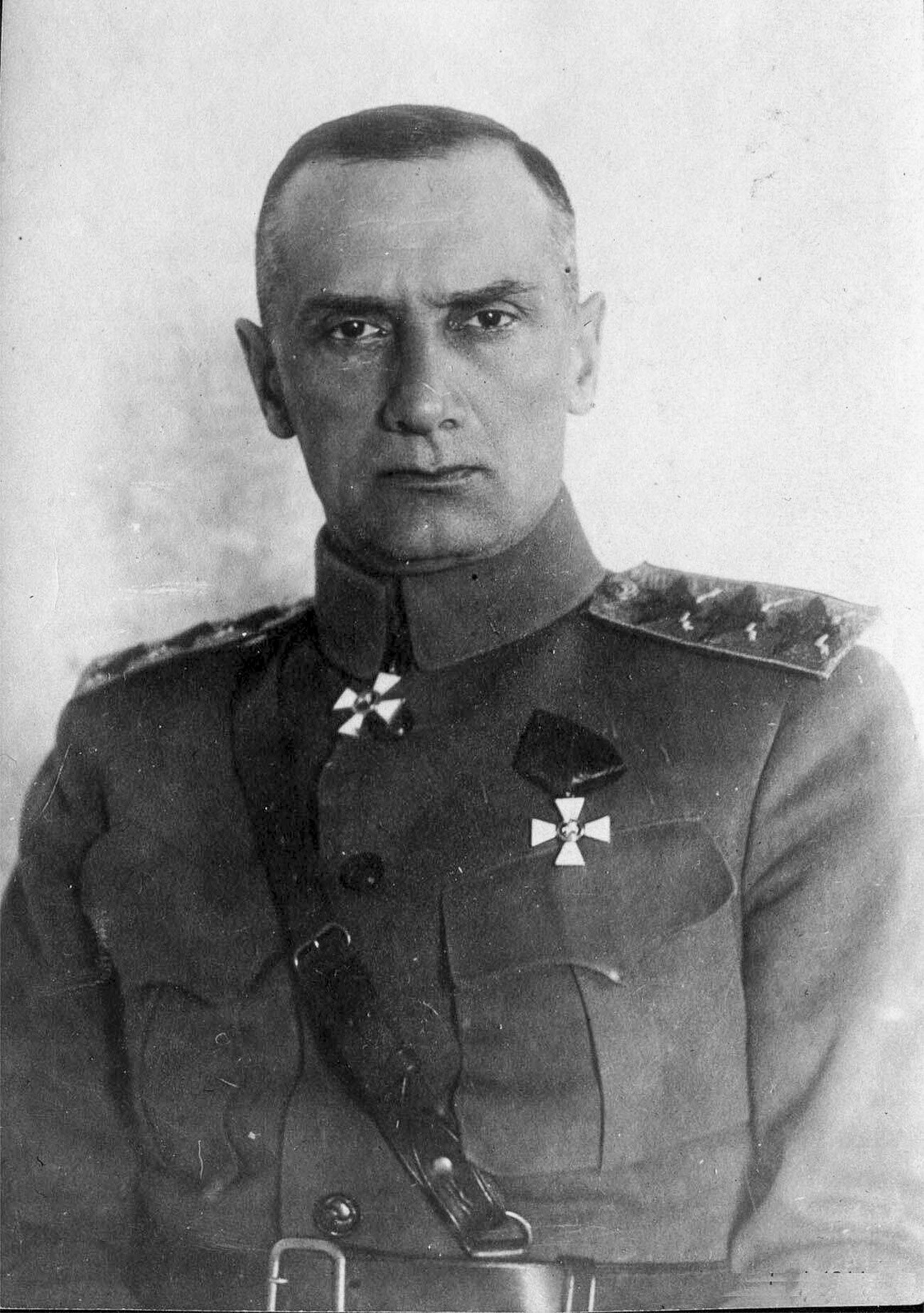Aleksandr Kolchak fu “Comandante supremo della Russia” dal 18 novembre 1918 al
7 febbraio 1920, quando venne fucilato a Irkutsk