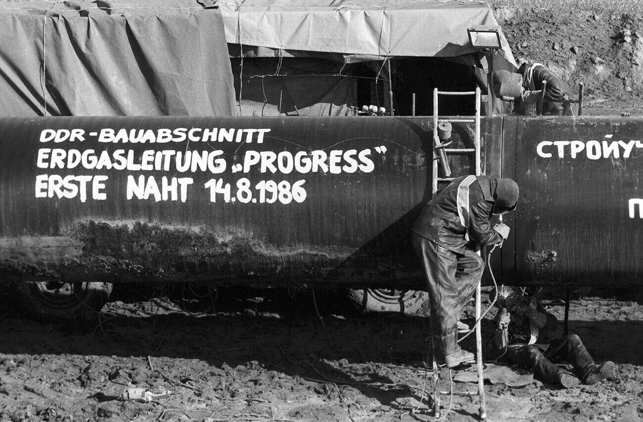 Pengelasan pertama pipa gas Progress (Yamburg).