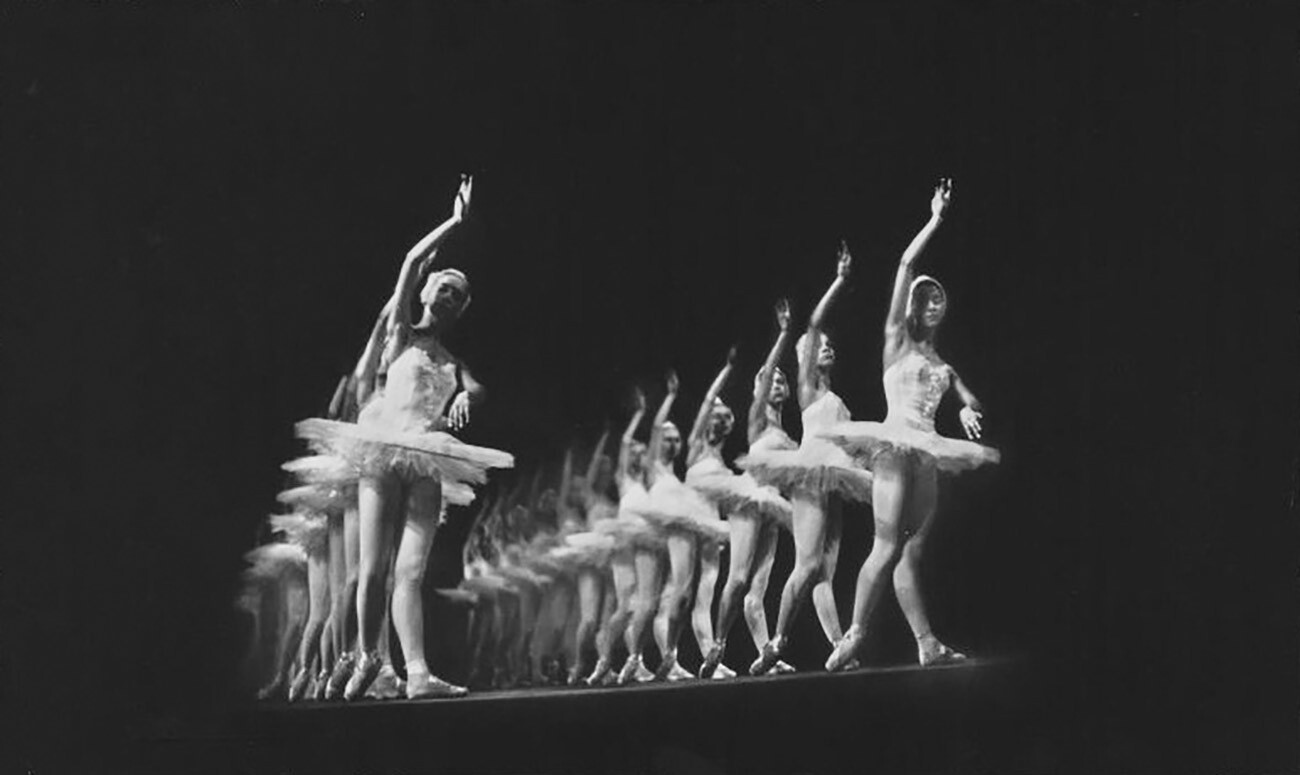 Una messa in scena del Lago dei cigni negli anni Ottanta del Novecento
