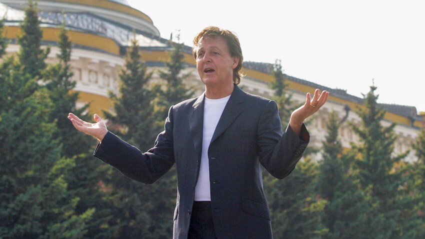 Sir Paul McCartney antes de su primer concierto en la Plaza Roja, "Back In The World 2003", en Moscú.