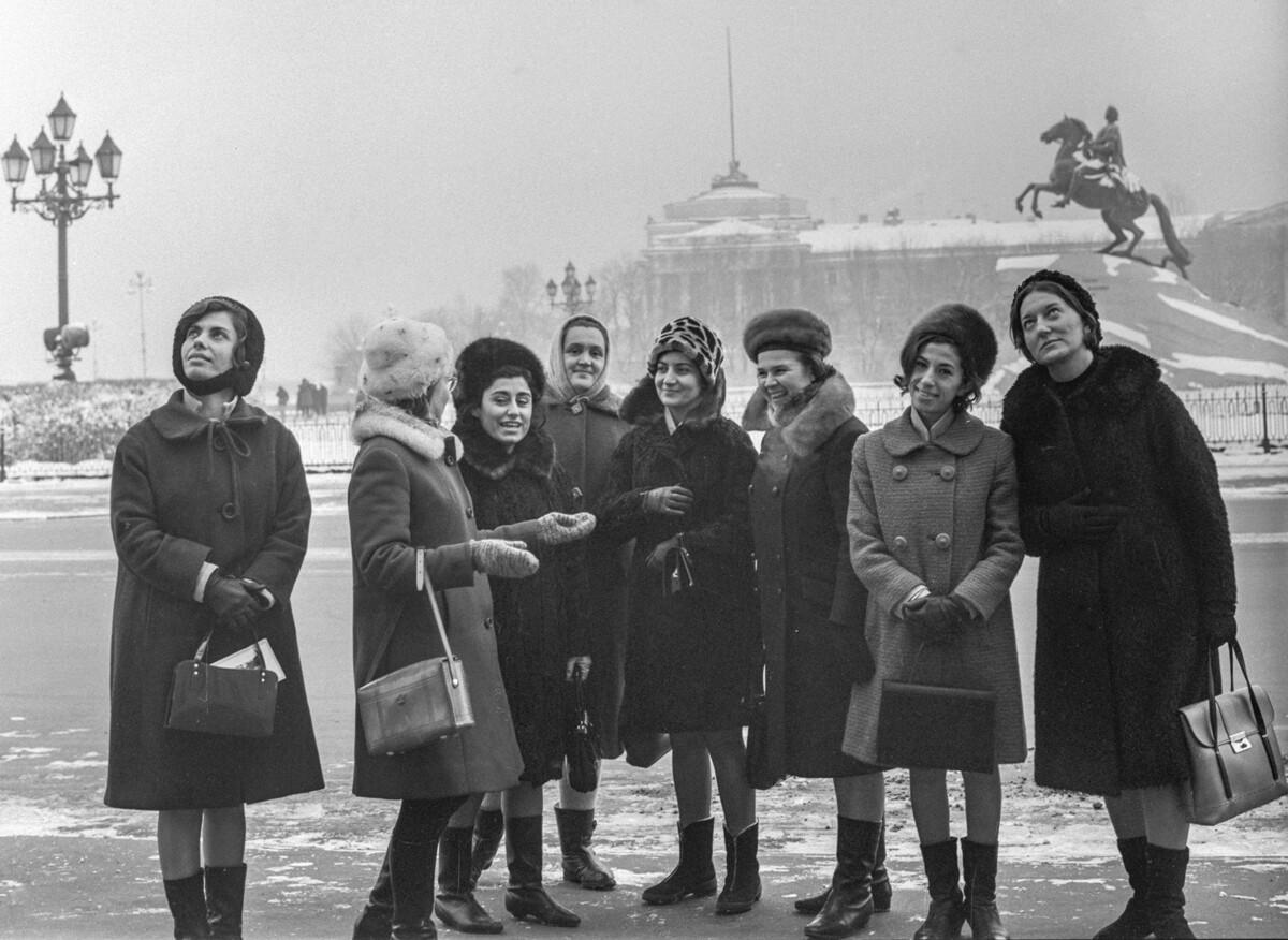 СССР, Лењинград, 10. децембар 1968. Чланови делегације Уније сиријских жена.