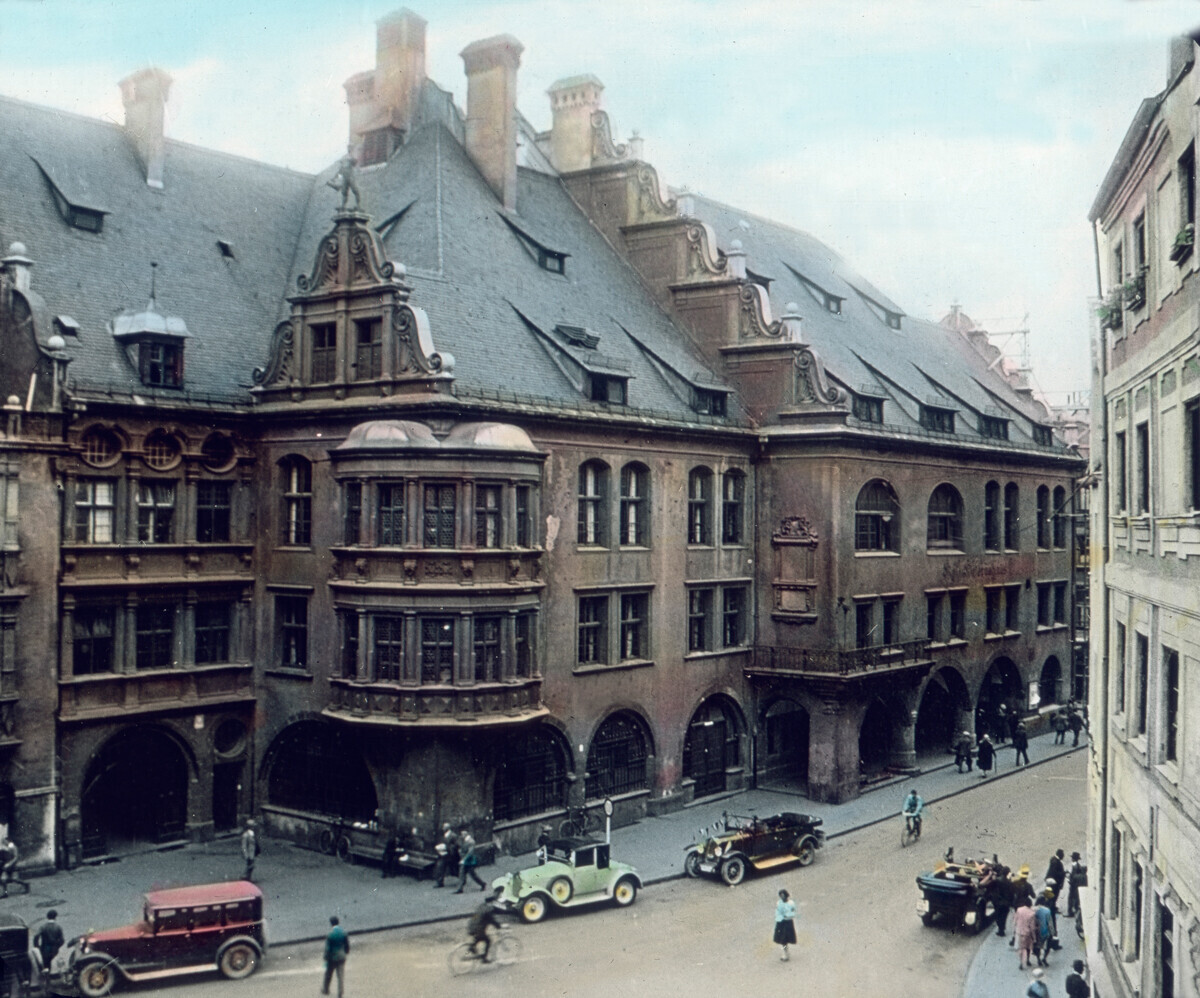 A lendária Hofbräuhaus em Munique, 1924

