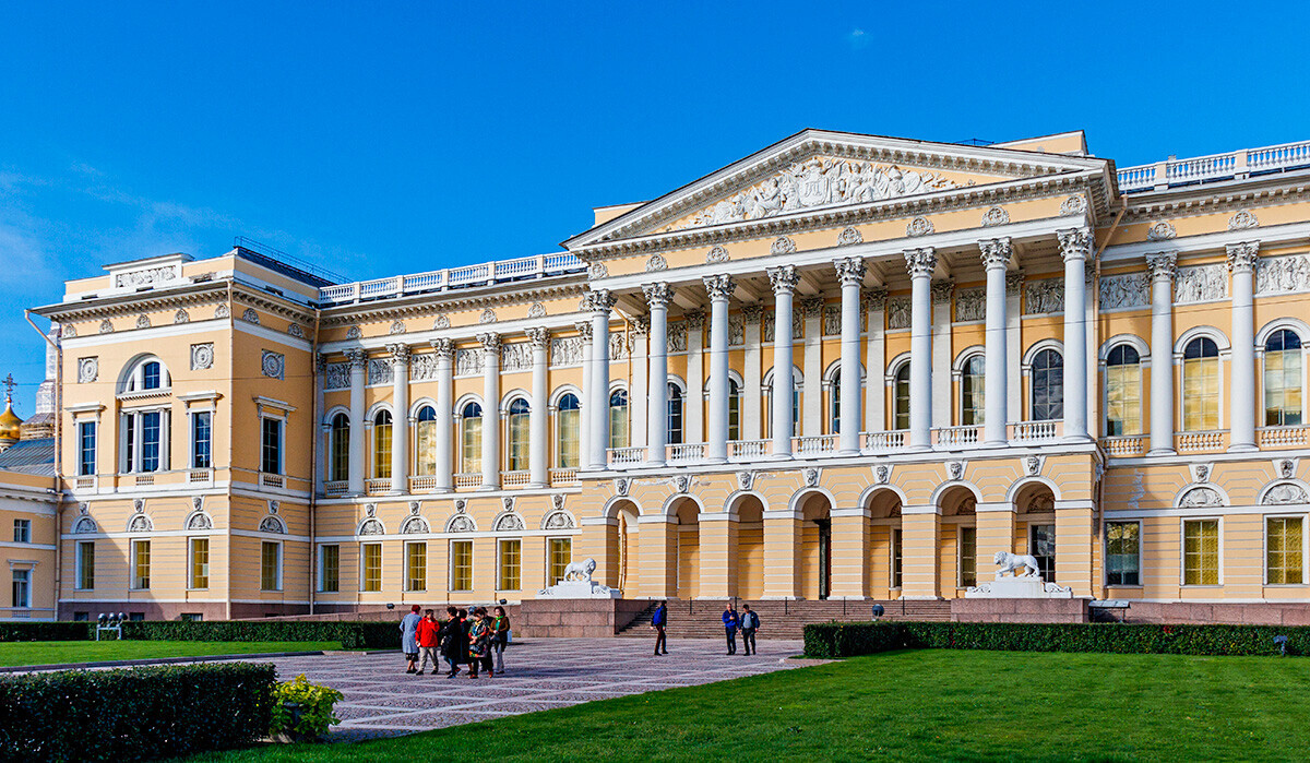 Museum Rusia (Istana Mikhailovsky)