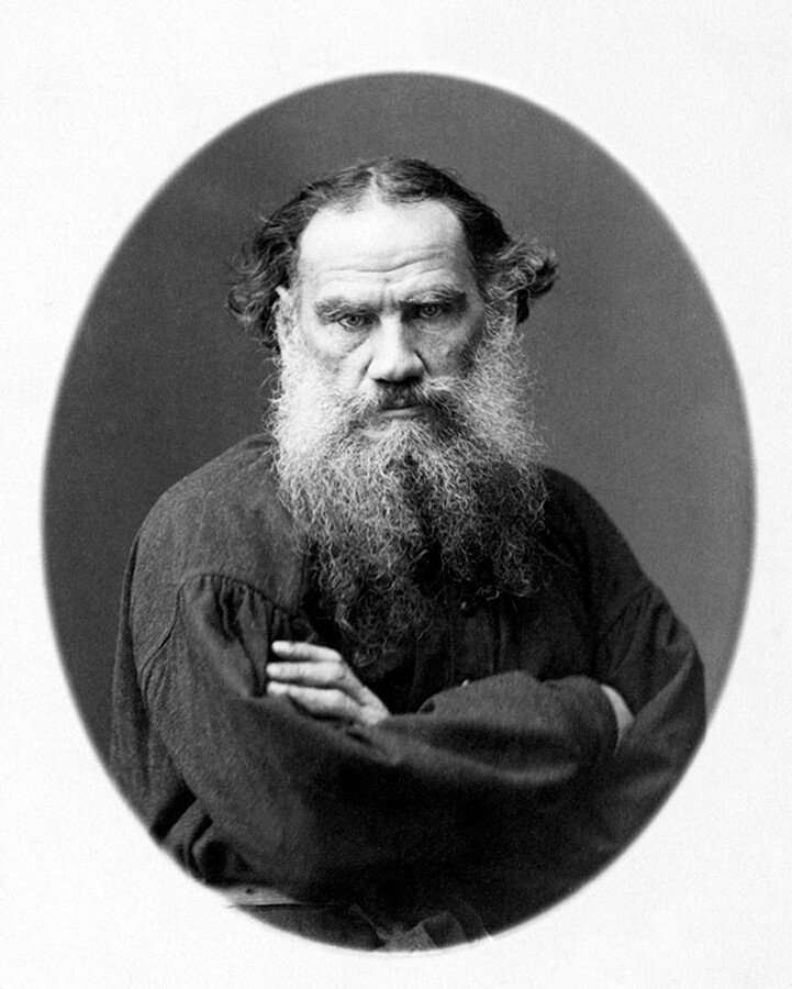 Лев Толстой в 1885 году