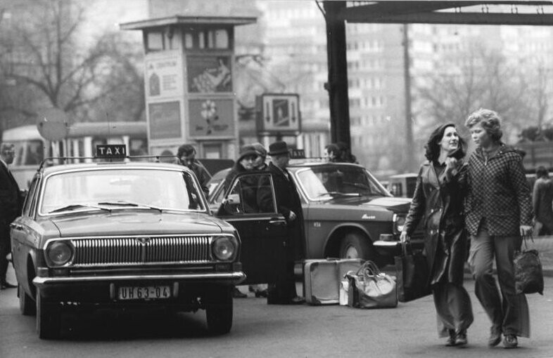 Volga como táxi em Leipzig, na Alemanha, 1974
