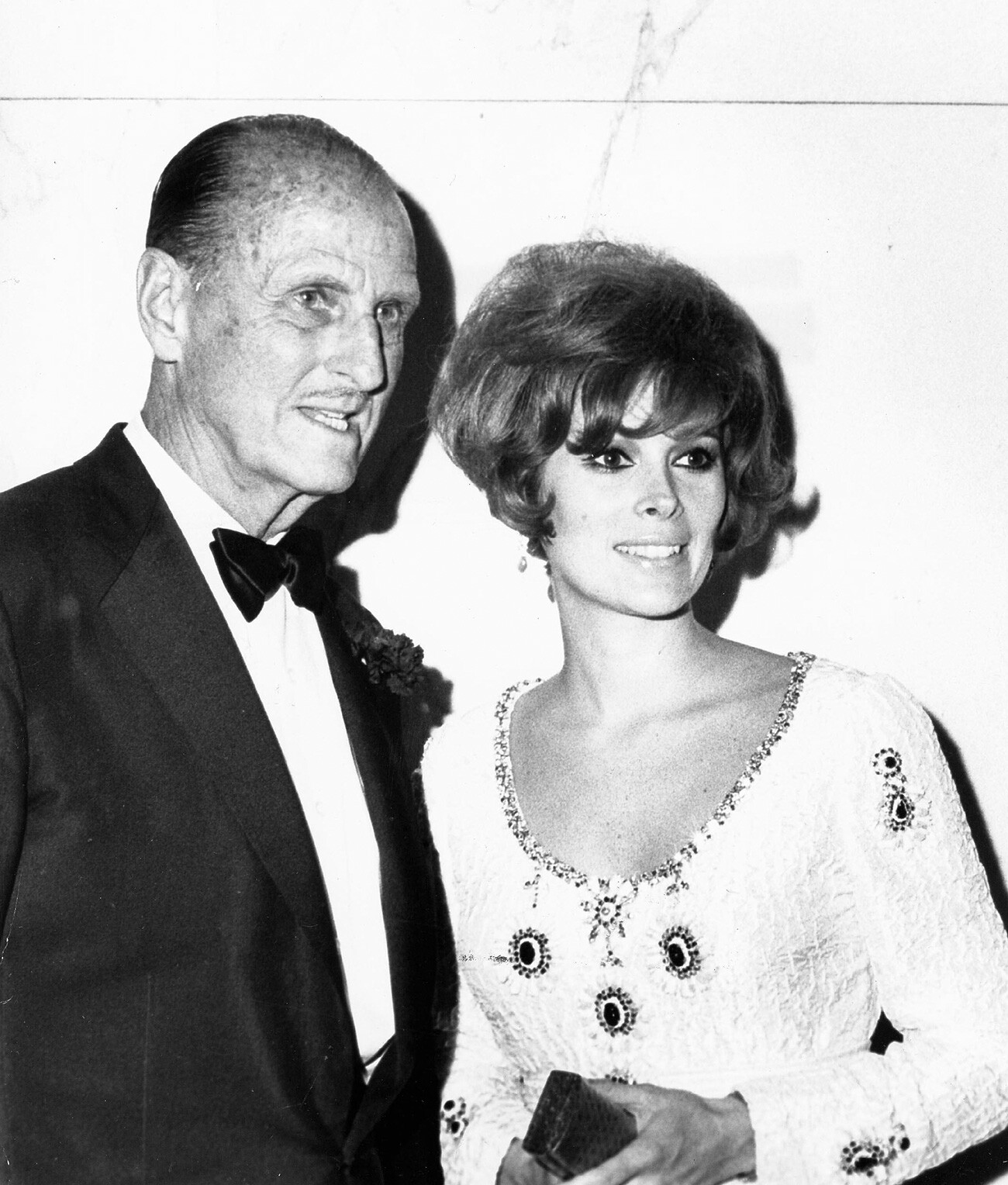 S glumicom Jill St. John 