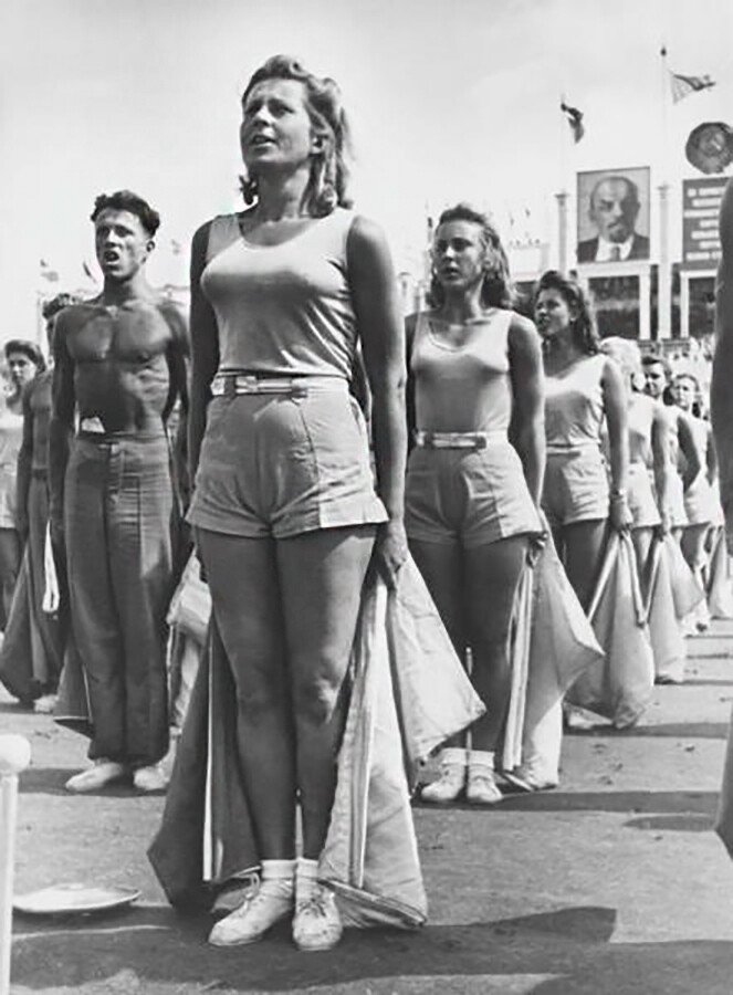 Физкультурный парад на стадионе «Динамо». 1930-е
