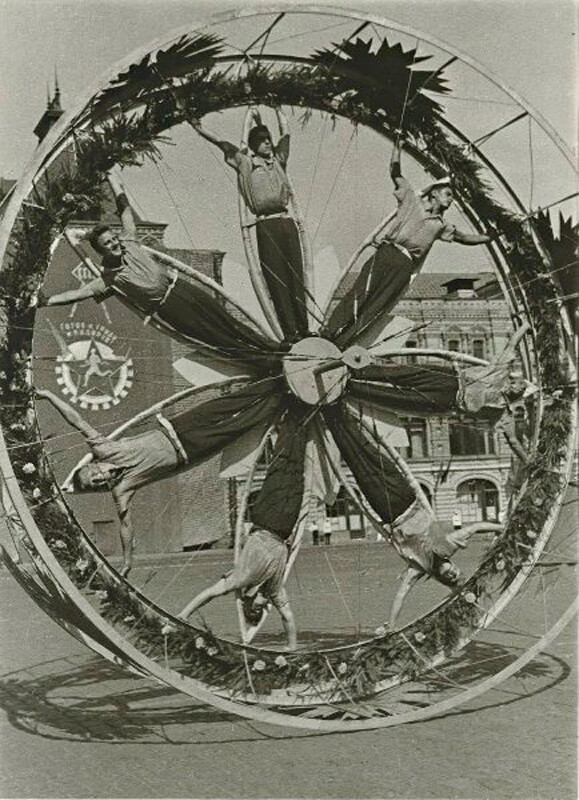 Спортивный парад на Красной площади. Колесо. 1936 г.