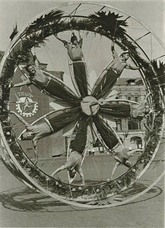 Parade atletik di Lapangan Merah, 1936.