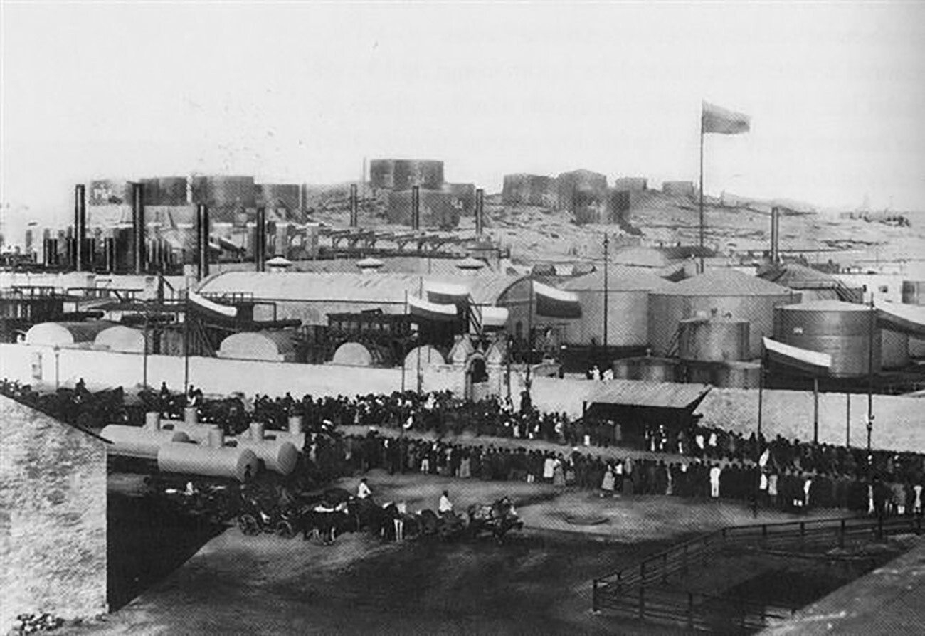 En 1888, el zar Alejandro III visitó Bakú con su familia y sus ministros.