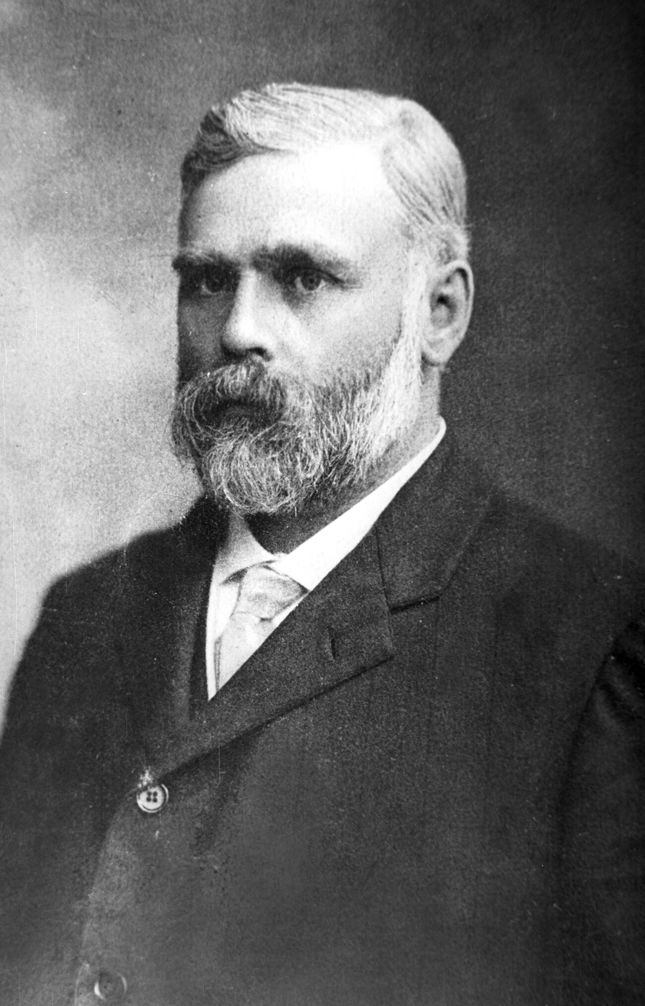 Emanuel Ludvig Nobel, the eldest son of Ludvig Nobel, took over the Nobel family's oil business after his father died in 1888.