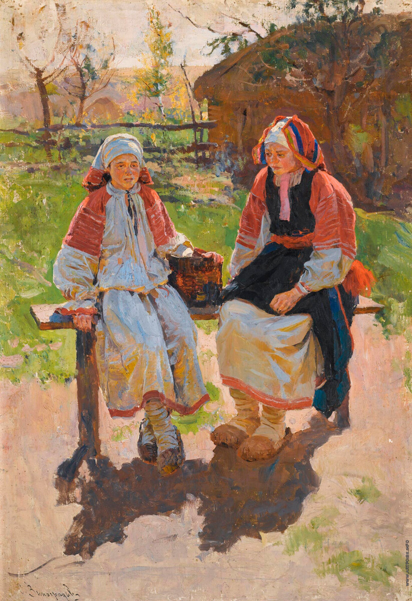 'Gadis-gadis desa,' karya Sergei Vinogradov, 1938. Kedua gadis tersebut mengenakan warna merah pada pakaian mereka, yang berarti mereka sudah mulai menstruasi. Gadis di sebelah kanan mengenakan celemek di atas kamisanya, yang juga merupakan tanda seorang perempuan muda.