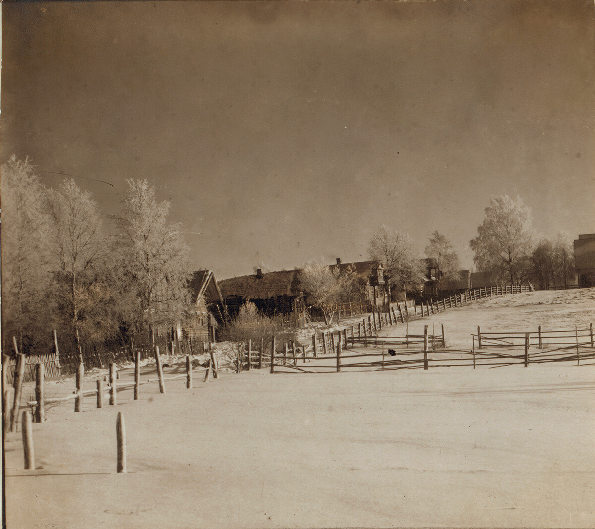 Villaggio di Turovo (145 chilometri a sud di San Pietroburgo). Vista invernale. 1905