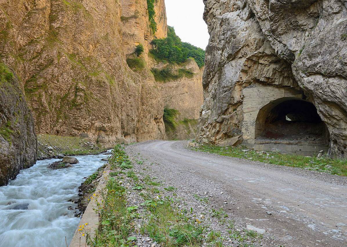 Кармадонском ущелье Северной Осетии-Алании