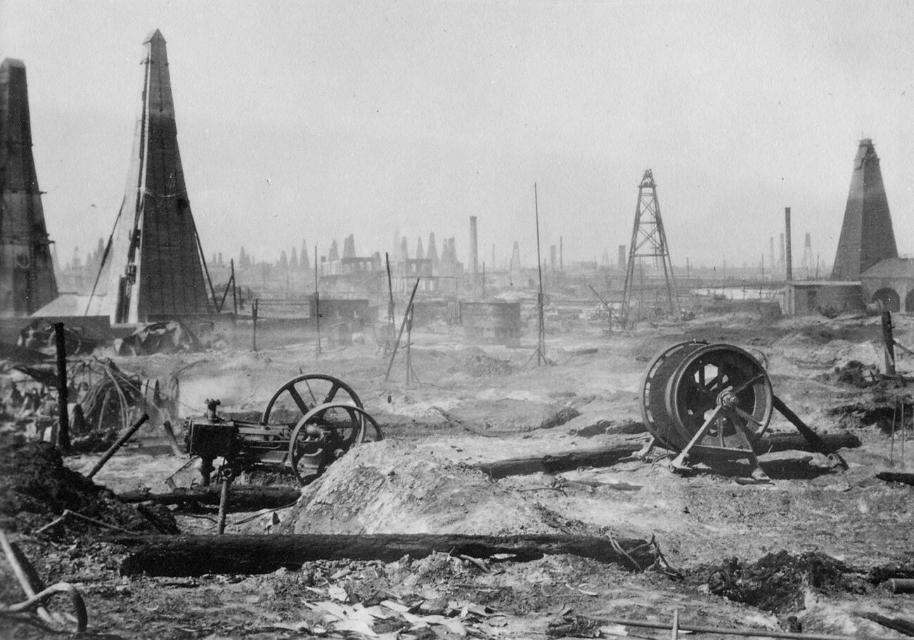 Production pétrolière des Nobel à Bakou, en Azerbaïdjan. 1875-1920