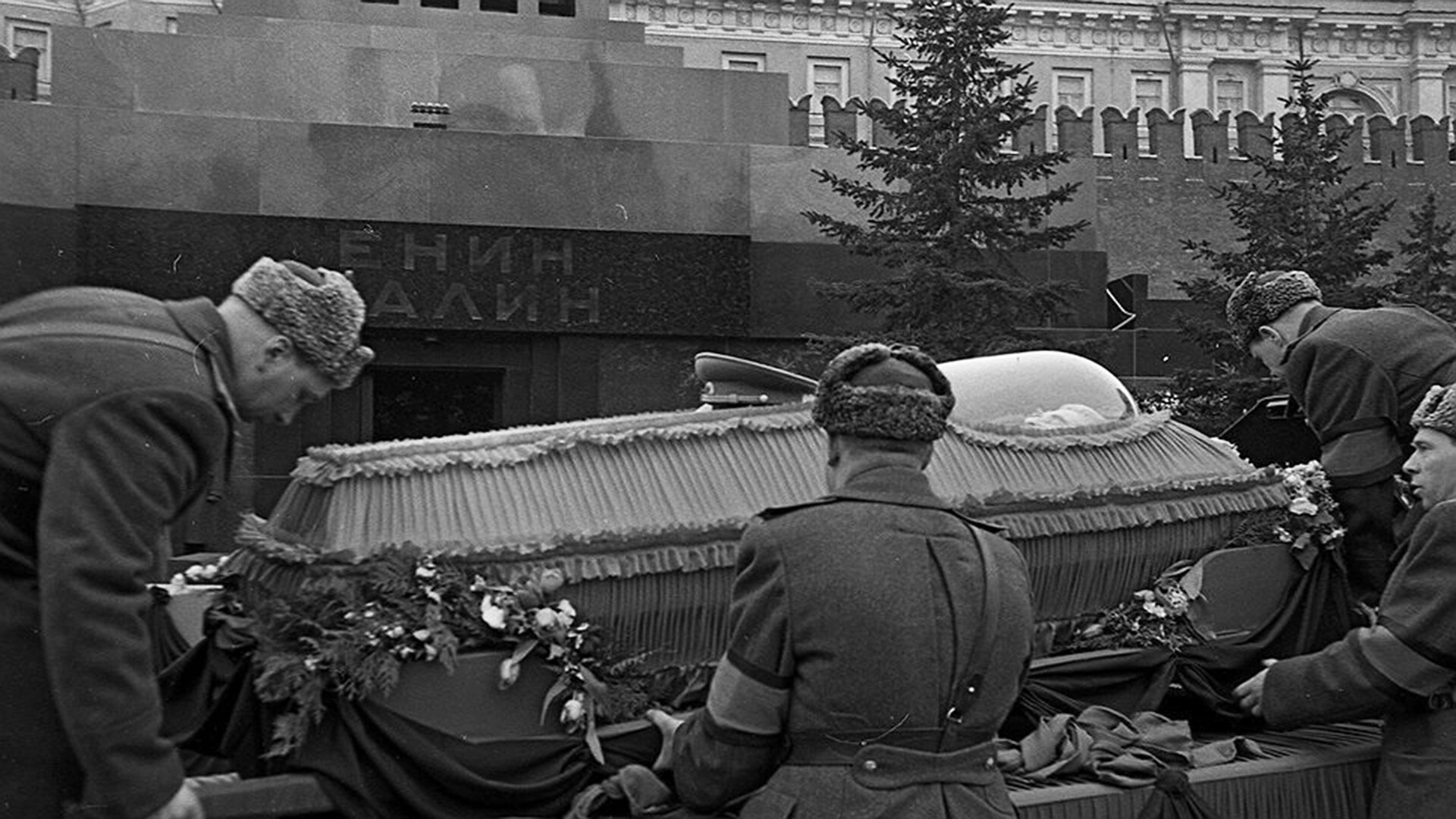 Вынос Сталина из мавзолея 1961