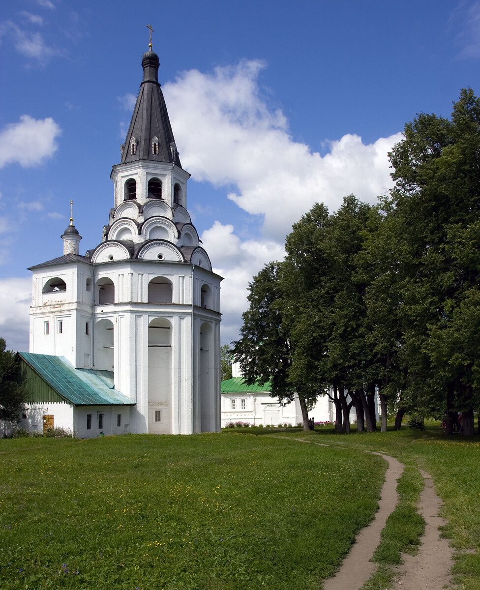 Il campanile della Chiesa della Crocifissione ad Aleksandrovskaja Sloboda