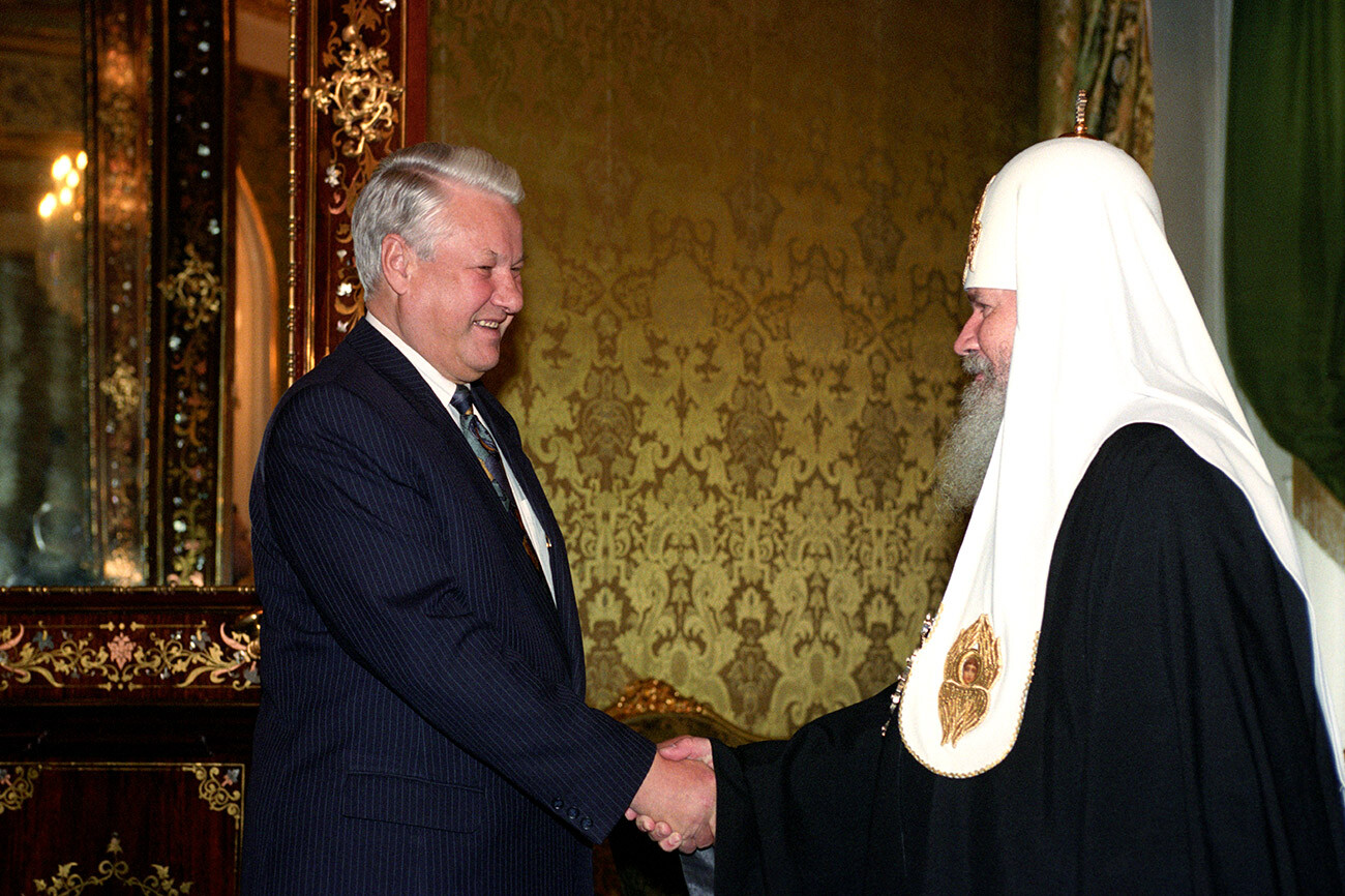 Le président russe Boris Eltsine lors d'une réunion avec le patriarche Alexis II au Kremlin