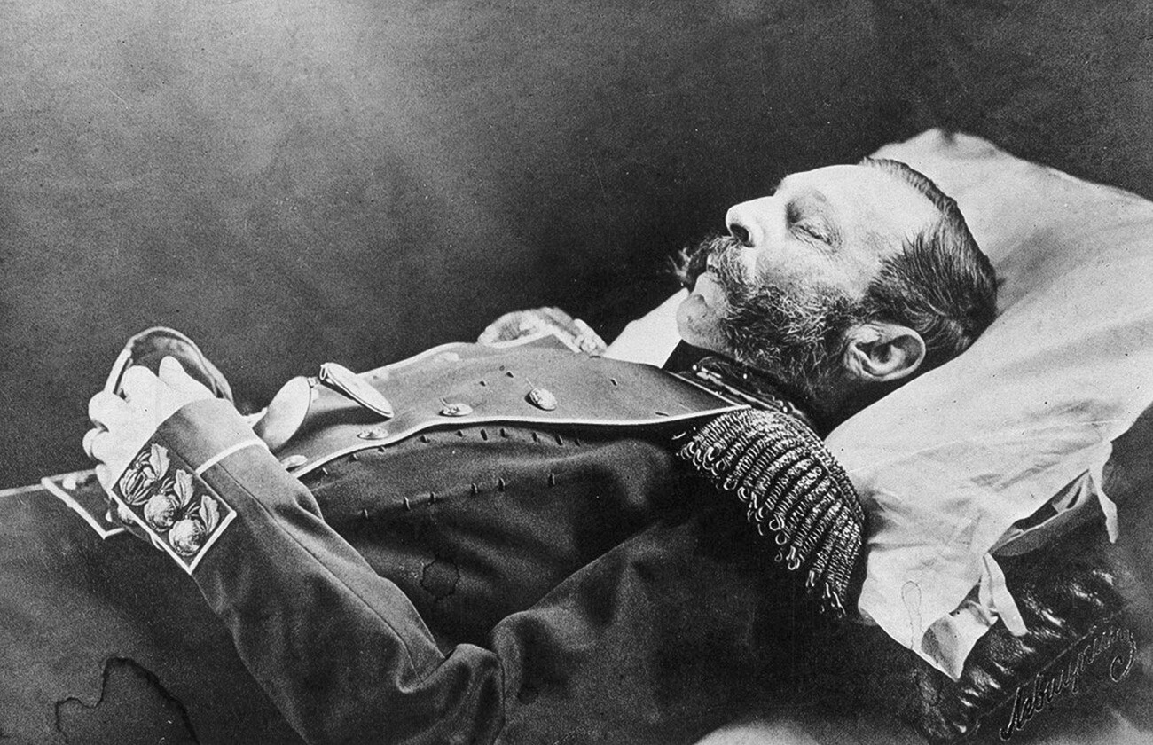 Il cadavere di Alessandro II di Russia (1818-1881)