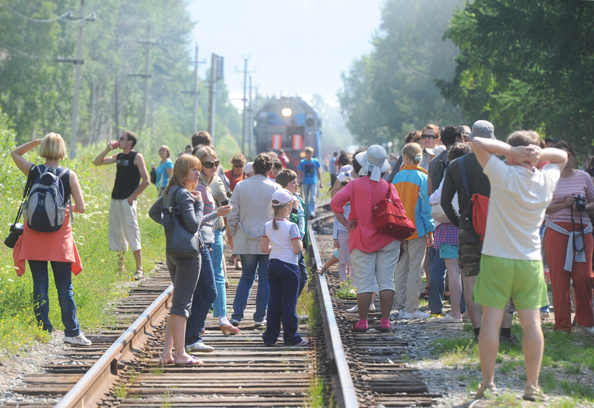 Turisti na Krožni bajkalski železniški progi, leto 2012