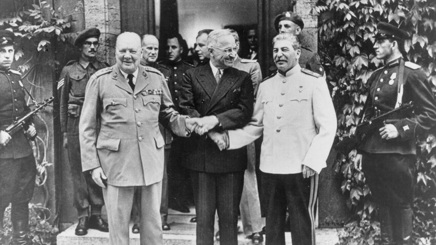 Der britische Premierminister Churchill, der amerikanische Präsident Harry S. Truman und der sowjetische Staatschef Josef Stalin. 