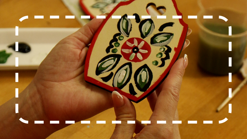 【動画】ニジニ・ノヴゴロド州で伝統的な絵画を自分で描こう！ ロシア・ビヨンド