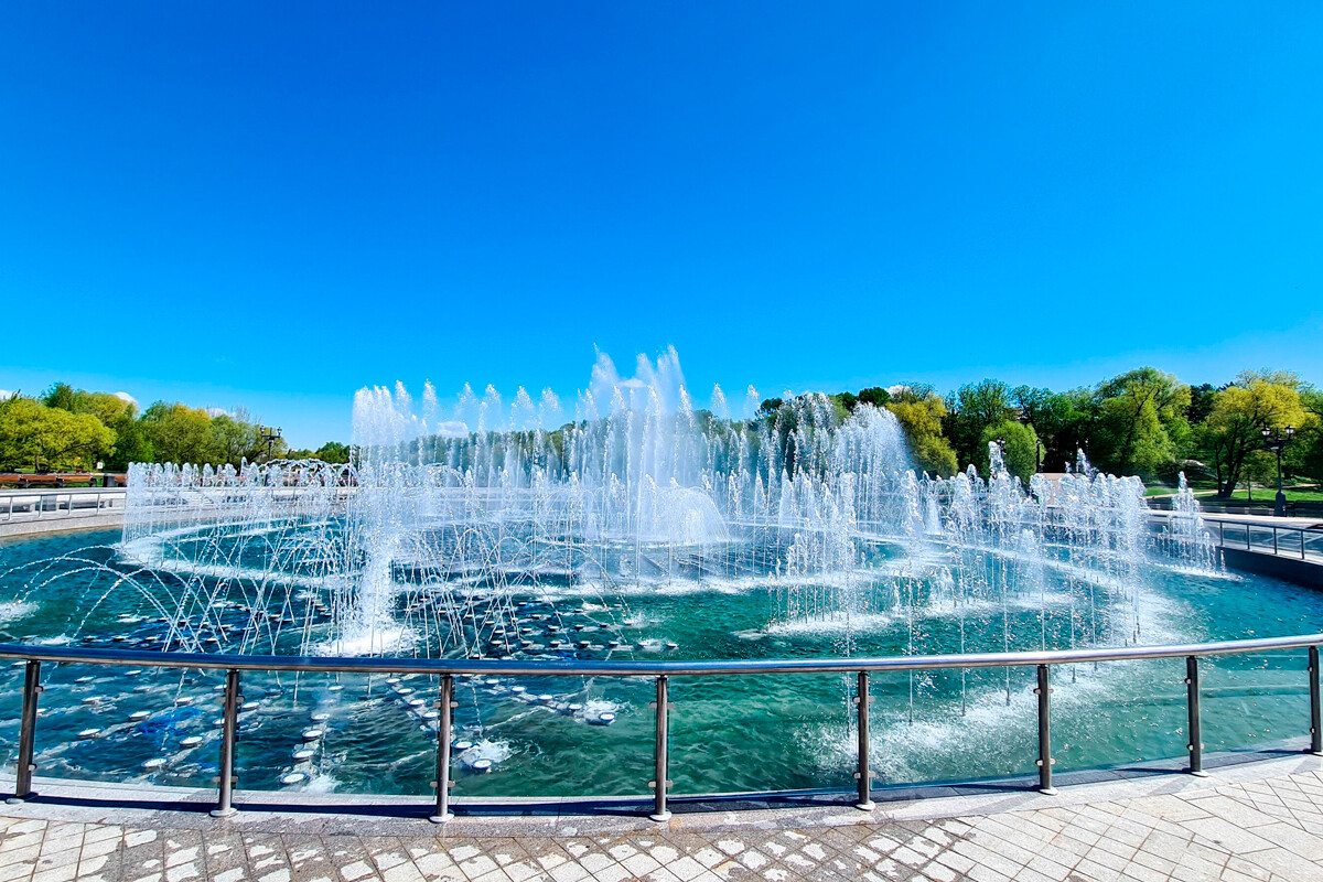 Air mancur di Istana Tsaritsyno.