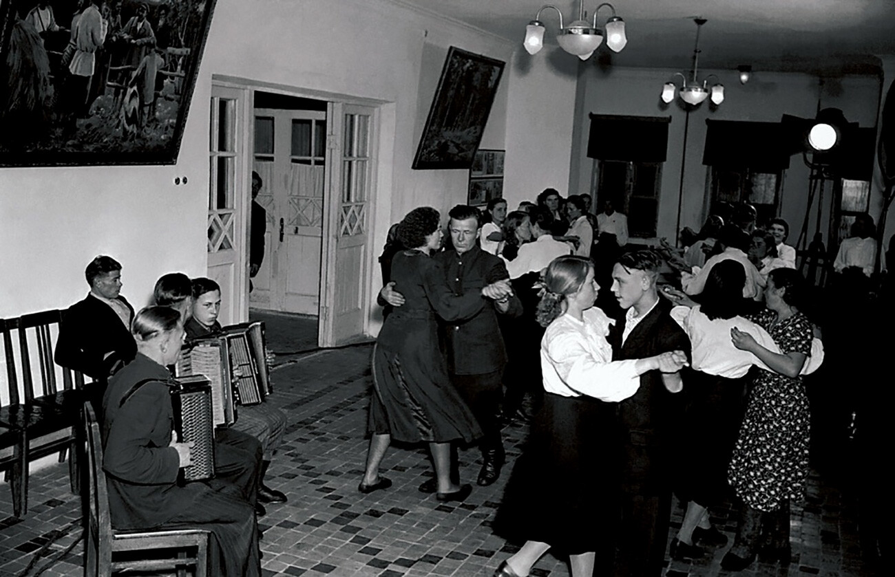 Kulturni dom. Ples. 50. leta  prejšnjega stoletja.