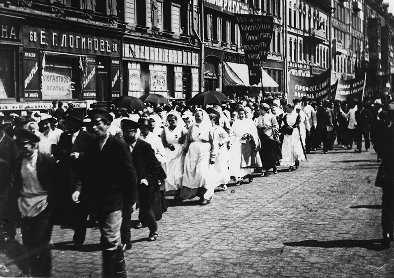 São Petersburgo durante as revoluções de 1917 (FOTOS)