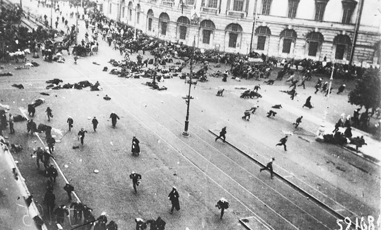 São Petersburgo durante as revoluções de 1917 (FOTOS)