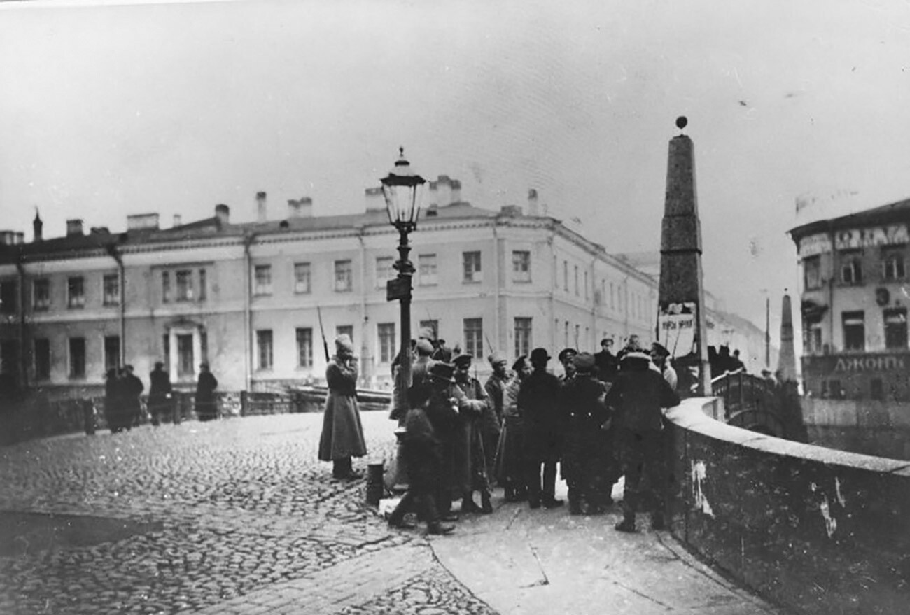 São Petersburgo durante as revoluções de 1917 (FOTOS)