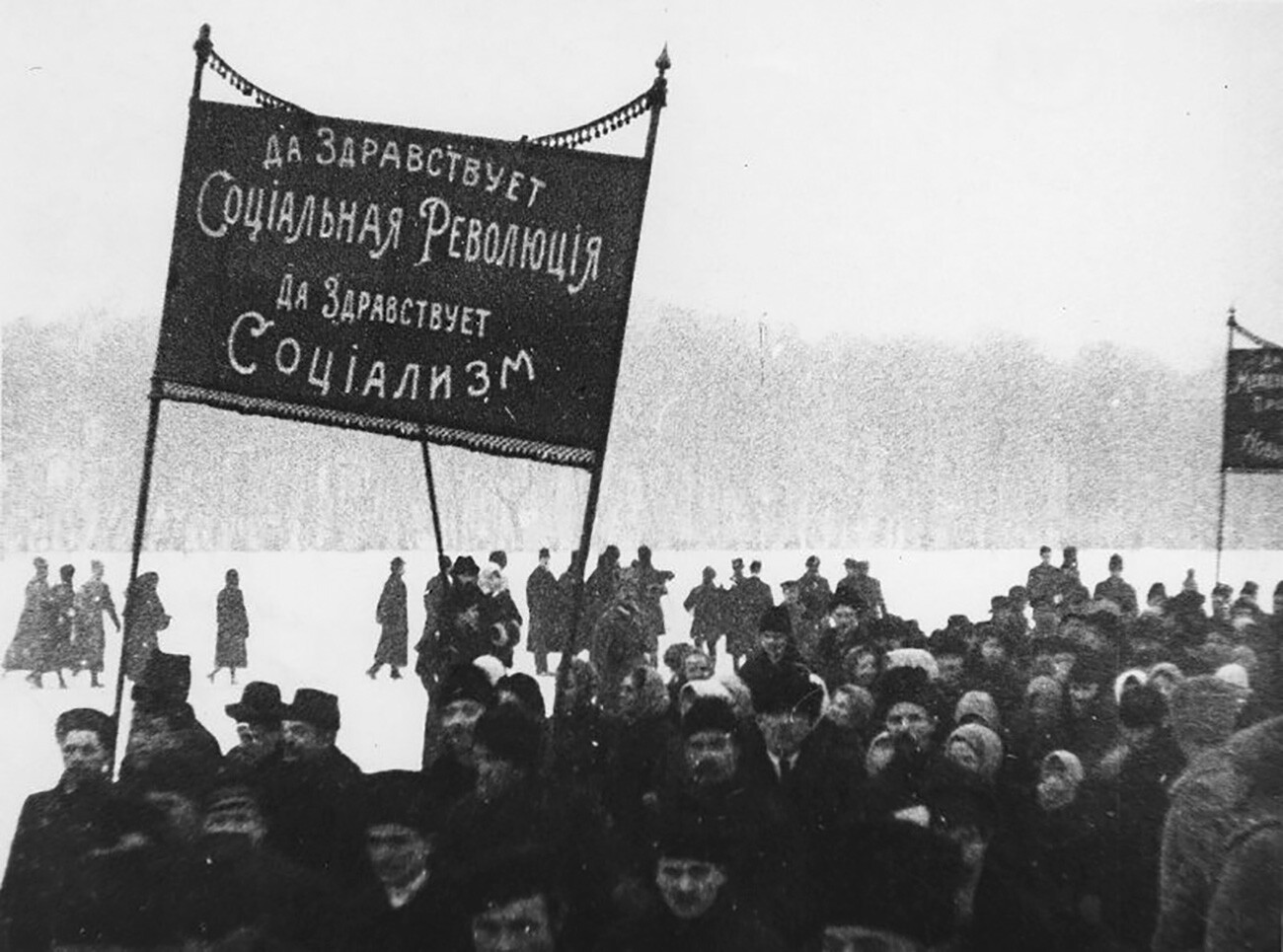 São Petersburgo durante as revoluções de 1917 (FOTOS)