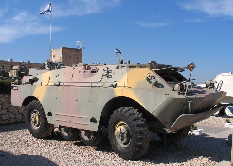 Blindado soviético BRDM-2 en versión vehículo de mando en el Museo Yad la-Shiryon, Israel. 2005.