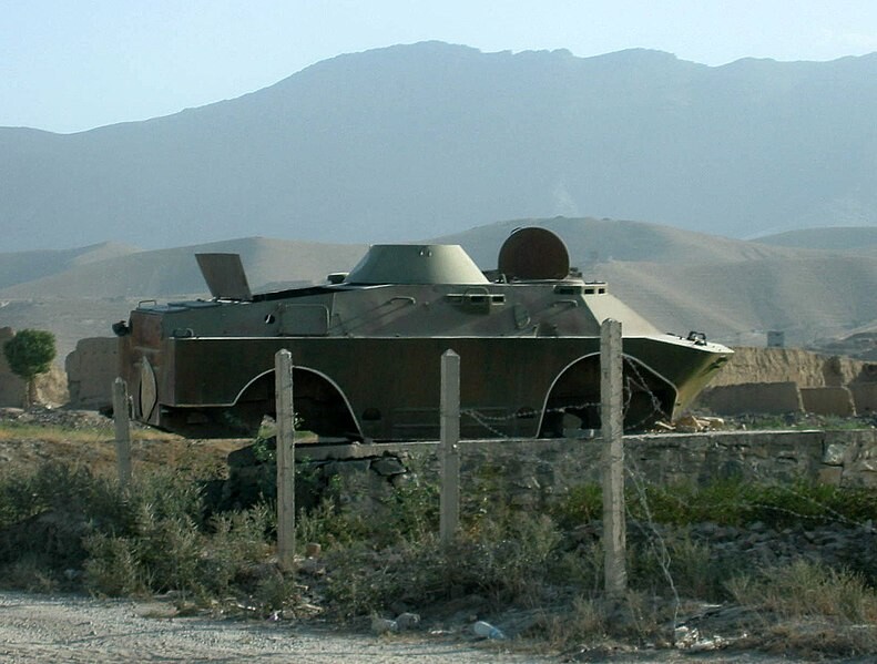 BRDM-2 afgano, sin ruedas