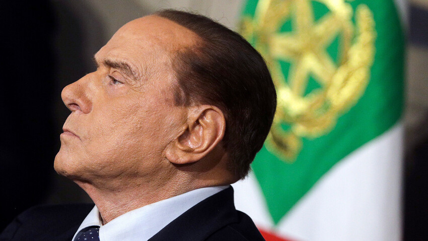 Il leader di Forza Italia Silvio Berlusconi incontra i giornalisti al Quirinale dopo il colloquio con il Presidente della Repubblica Sergio Mattarella, nell’aprile del 2018