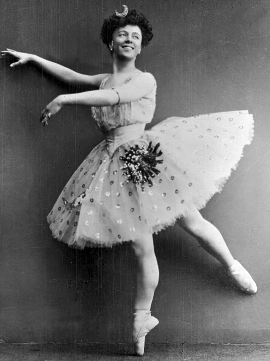 Ballerina Olga Preobrazhenskaya in a scene from Cesare Pugni's ballet 'The Little Humpbacked Horse'.