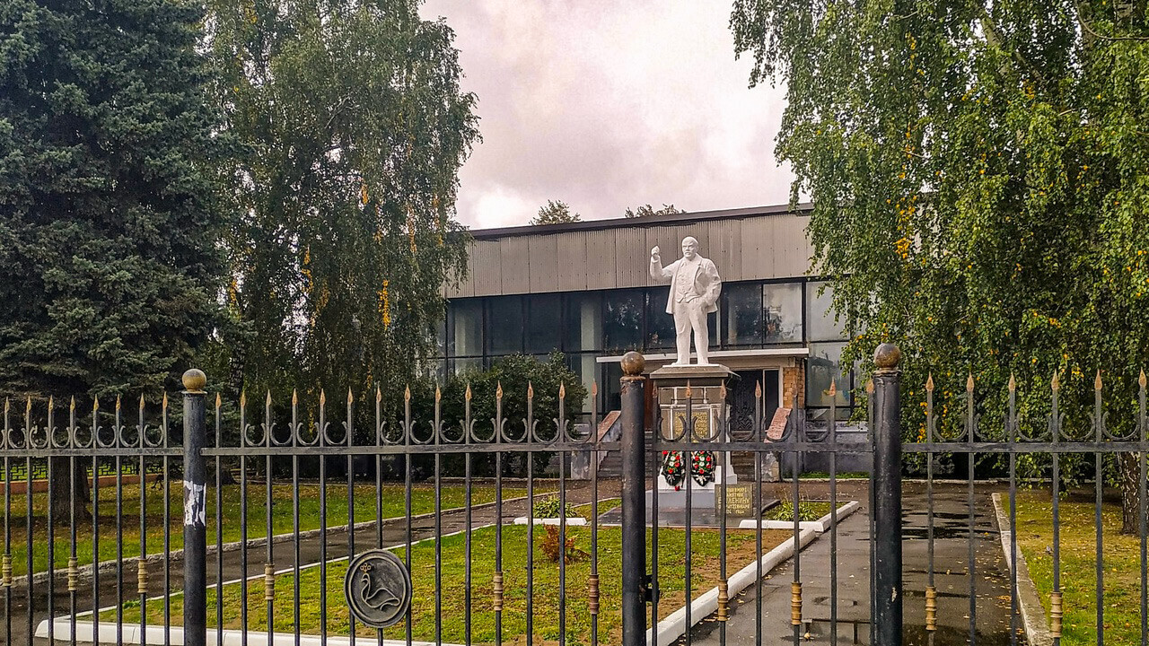 Primeiríssimo monumento a Lênin encontra-se no lugar mais improvável de todos