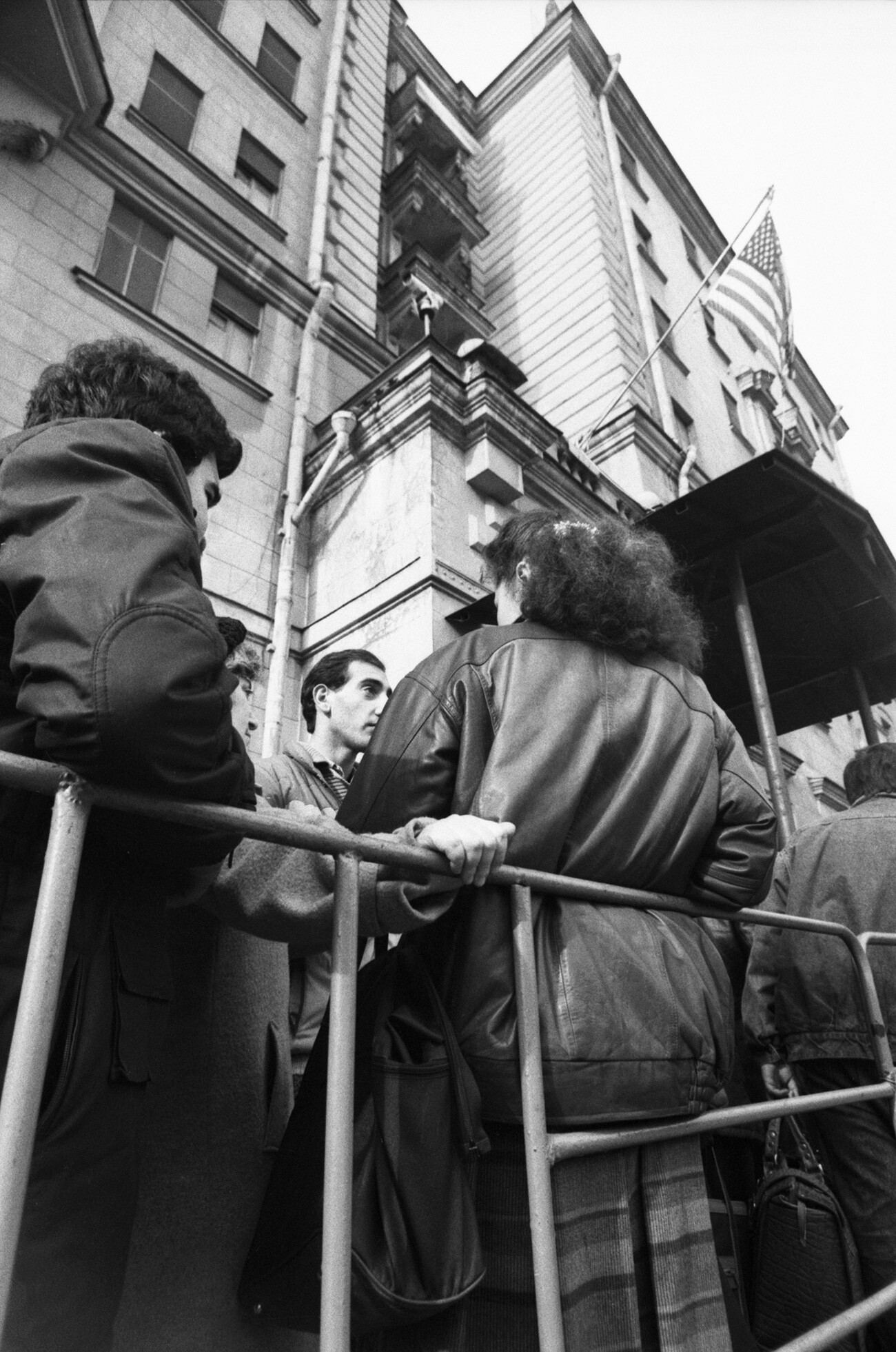 Emigrantes na fila da Embaixada dos EUA na URSS.