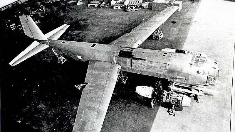 Primer prototipo del Ju 287 (Ju-287 V1) a punto de terminarse, 1944.