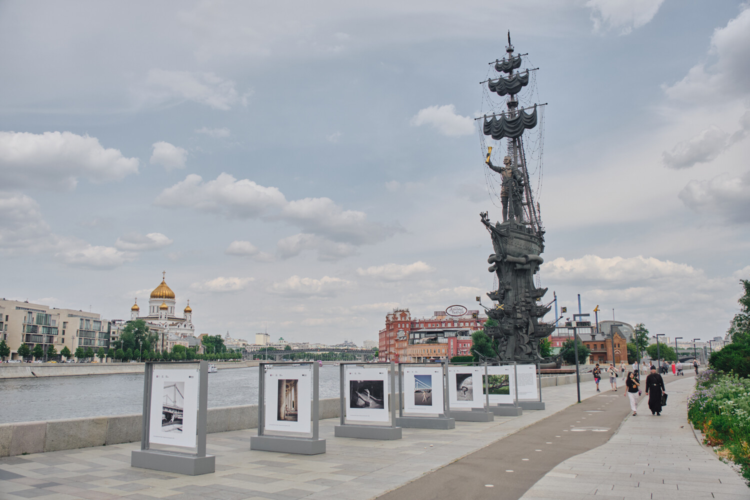 Incarnation idéale: et si une sculpture moscovite prenait vie?