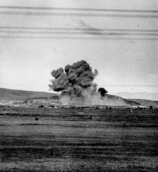 Fotografía de un bombardeo soviético realizado durante la batalla del lago Jasan. 1938.