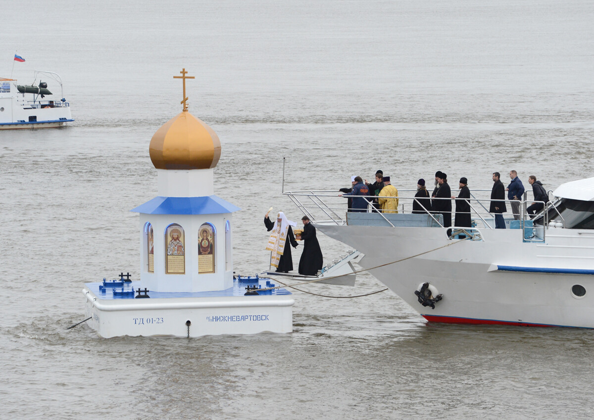 The only floating lighthouse chapel in Russia (PHOTOS) 