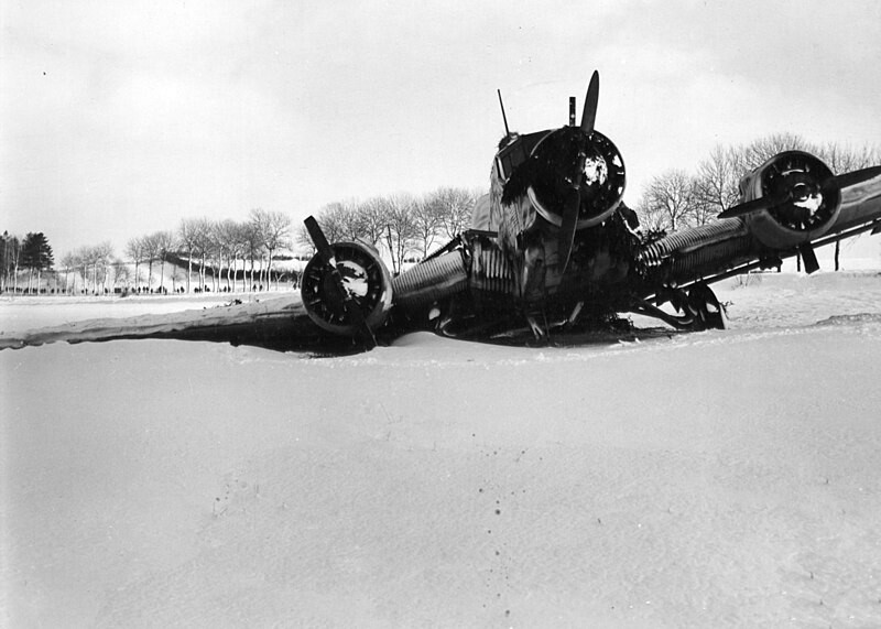 Ju-52 estrellado.