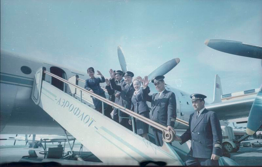 Pilots and flight attendants on the Aeroflot aircraft ramp 1960s. 