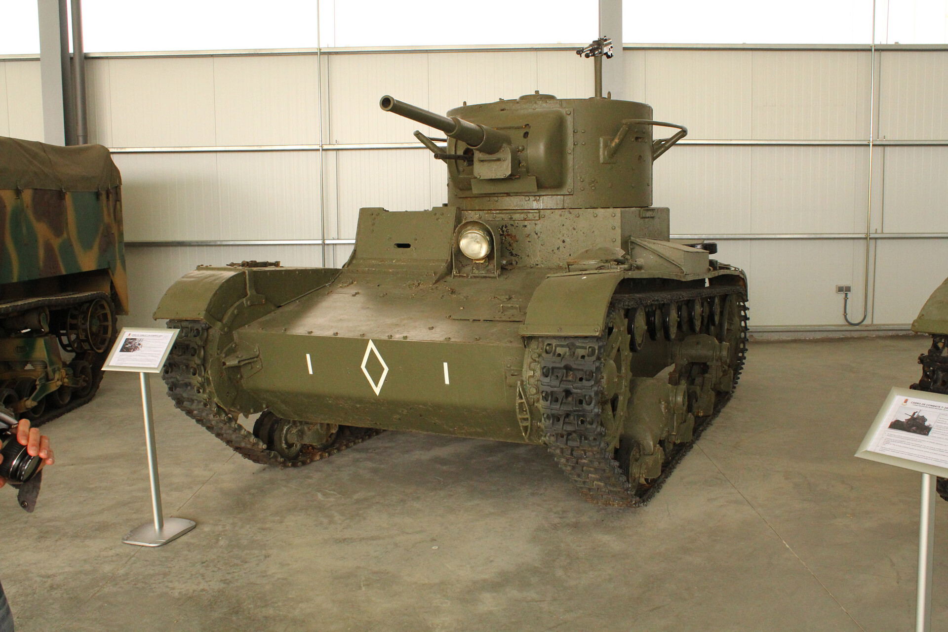 Tanque T-26 que se conserva en el Museo de Unidades Acorazadas de El Goloso (Madrid).