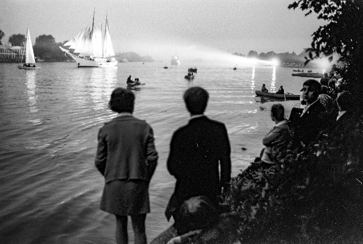 El festival Velas escarlatas en el Parque Central de Cultura y Ocio de Kírov, en Leningrado. 1971.